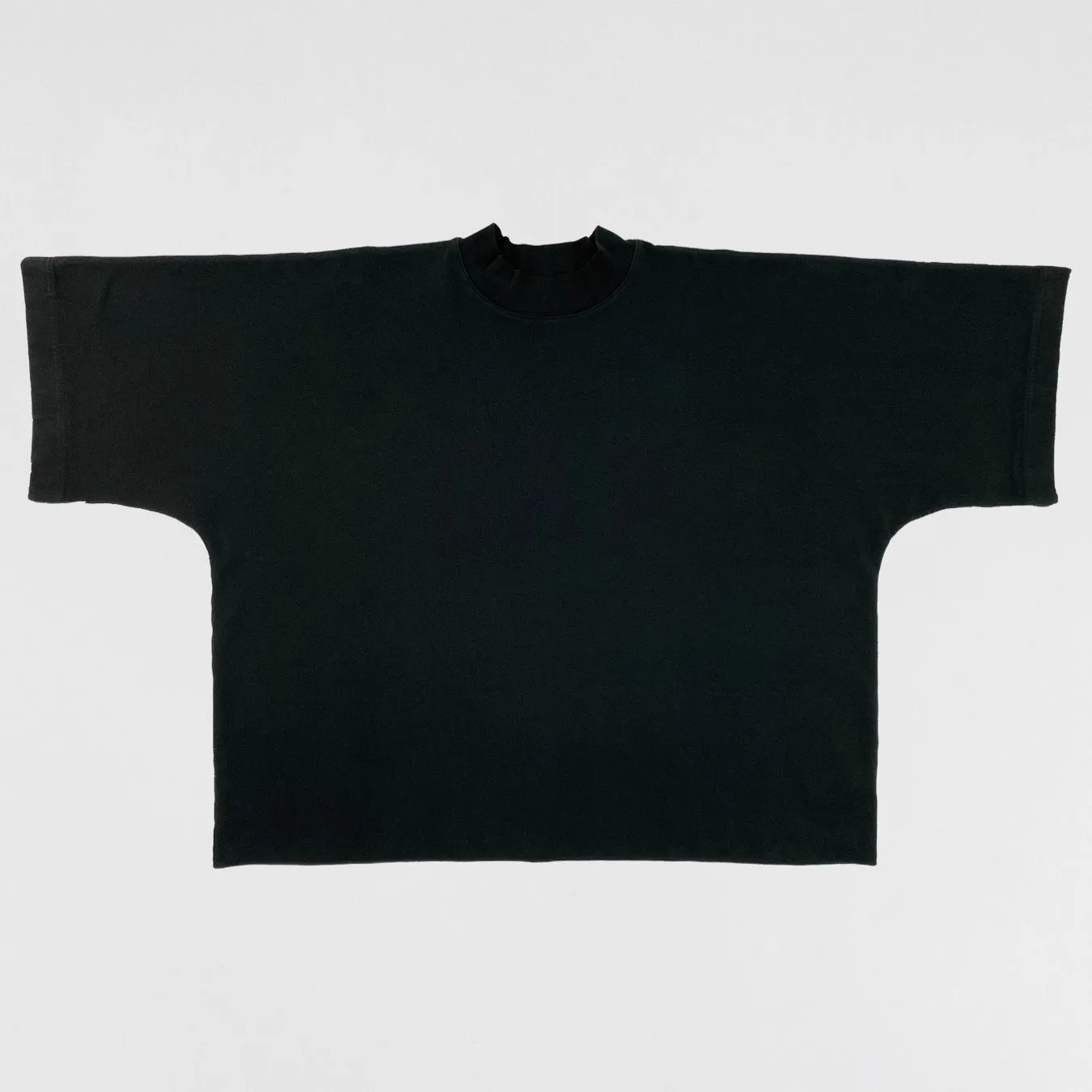 YGEBB 2022 No Seam Dove Boxy Tee In Black